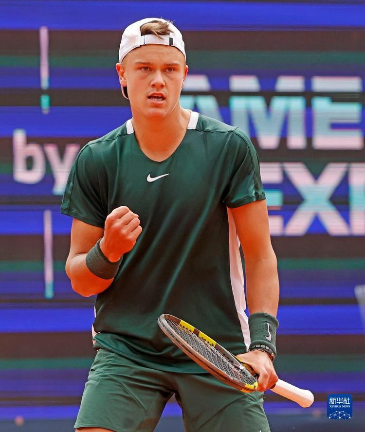 与他展开实 与他展开实