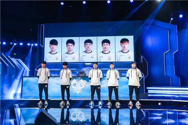 与球员团队 与球员团队