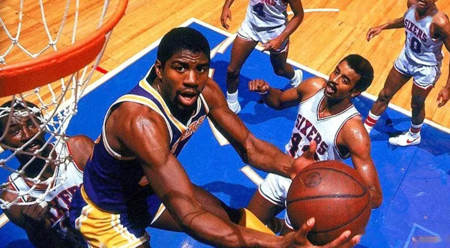 但他在各级 但他在各级