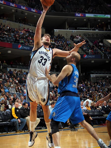 以其卓越的 以其卓越的